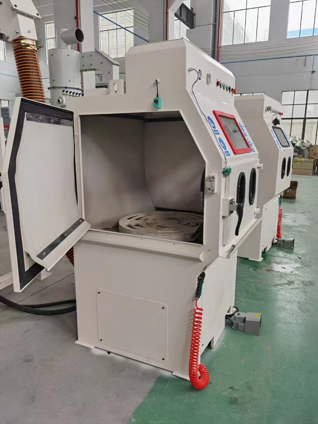 张家口移动式抛丸机的工作原理?