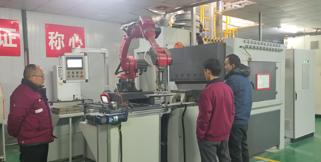 张家口自动喷砂机选型要点，看完少走弯路。